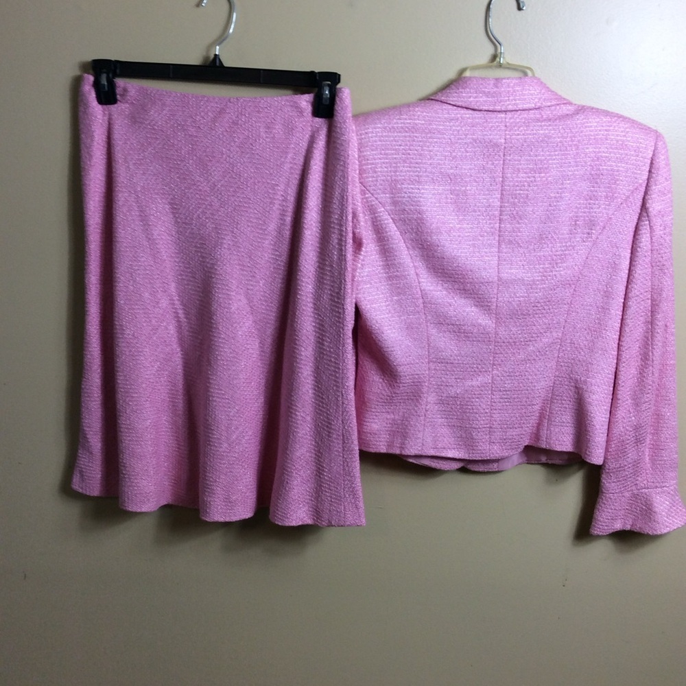 Escada vintage pink tweed skirt suit. Size 38. (6-8) - Picture 8 of 9